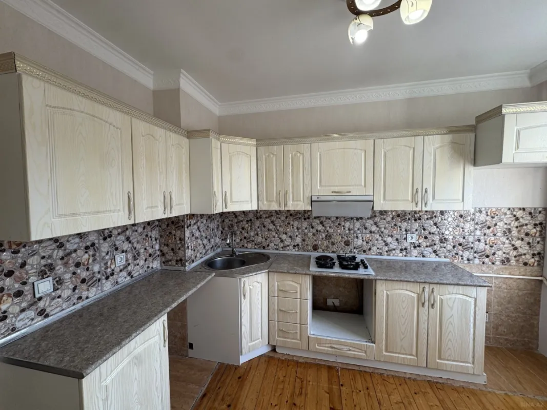 Satılır 3 otaqlı mənzil 87.8 m²