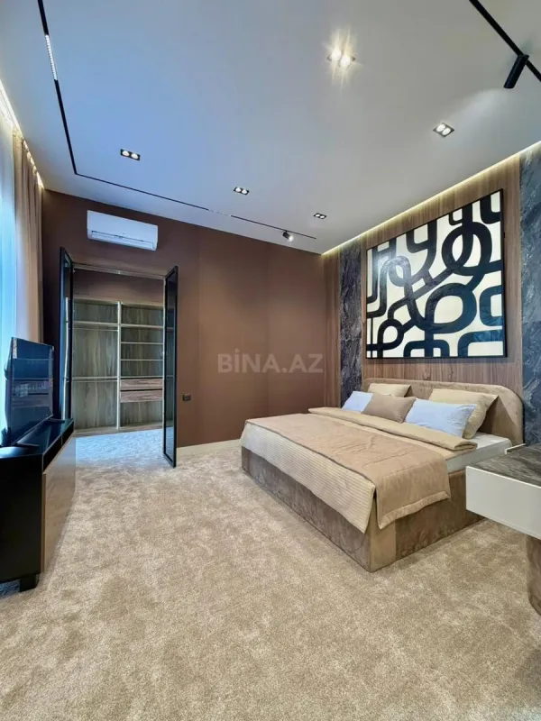 Satılır 5 otaqlı həyət evi 270 m²