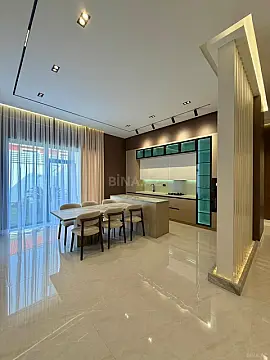 Satılır 5 otaqlı həyət evi 270 m²