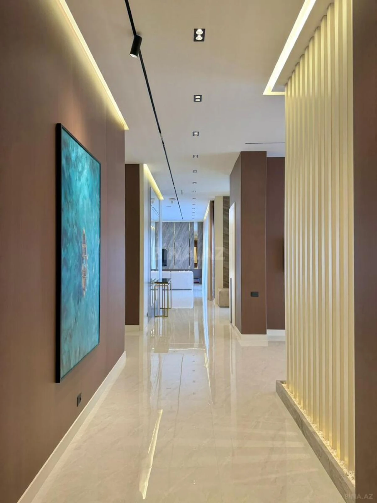 Satılır 5 otaqlı həyət evi 270 m²