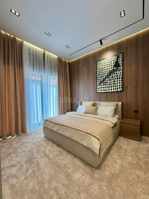 Satılır 5 otaqlı həyət evi 270 m²