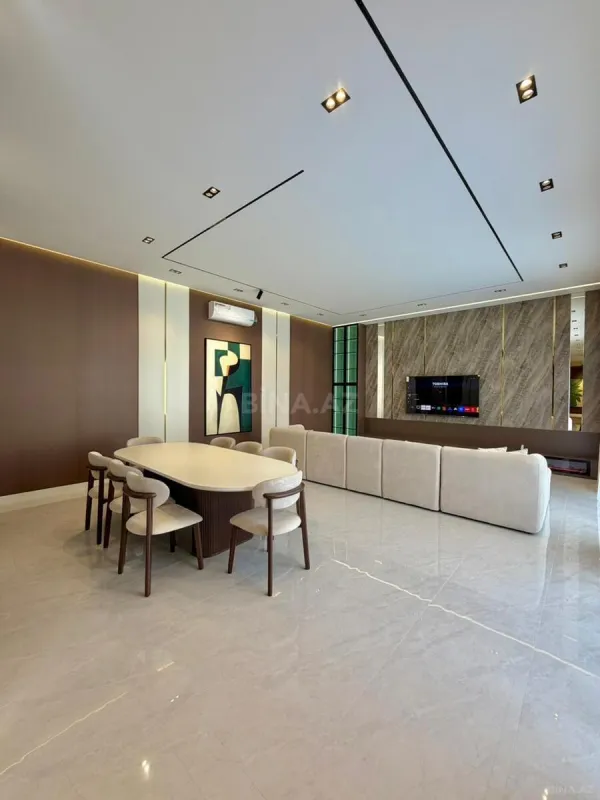 Satılır 5 otaqlı həyət evi 270 m²