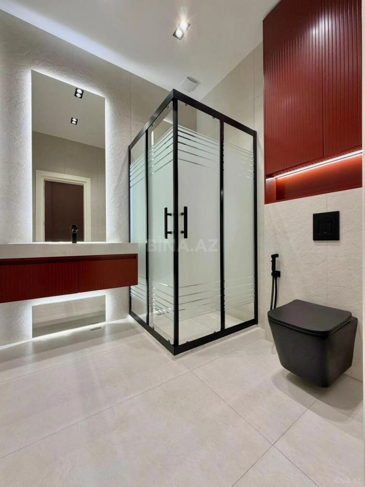 Satılır 5 otaqlı həyət evi 270 m²