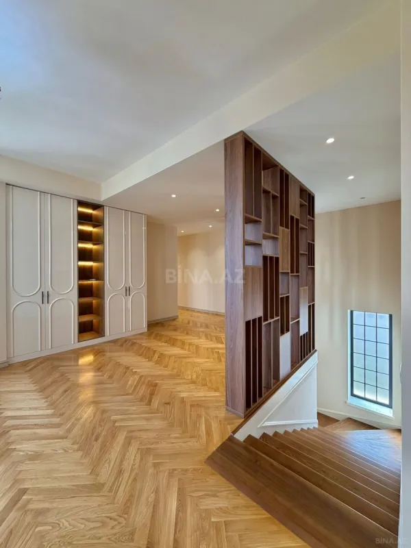 Satılır 7 otaqlı həyət evi 600 m²