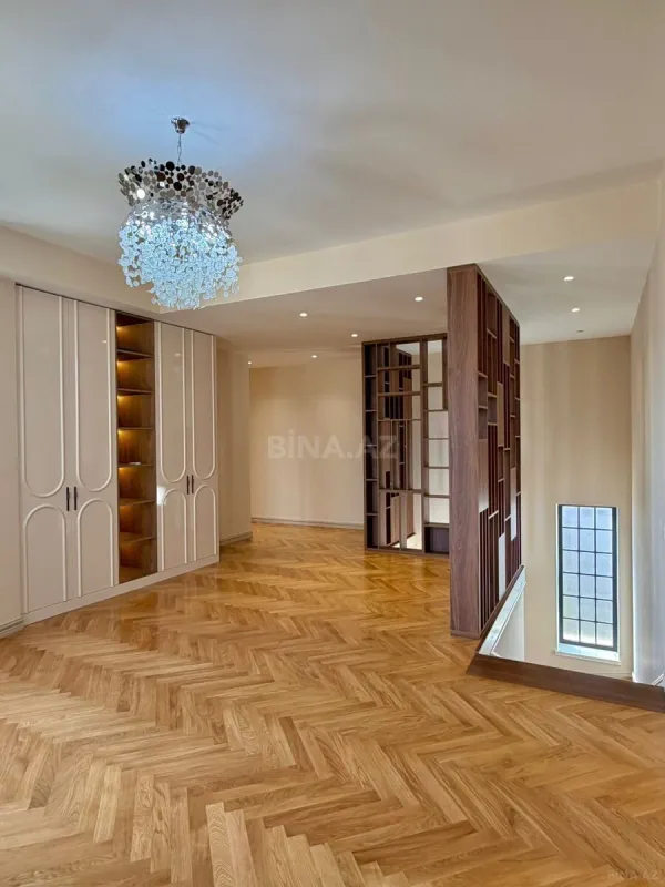 Satılır 7 otaqlı həyət evi 600 m²