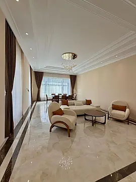 Satılır 7 otaqlı həyət evi 600 m²