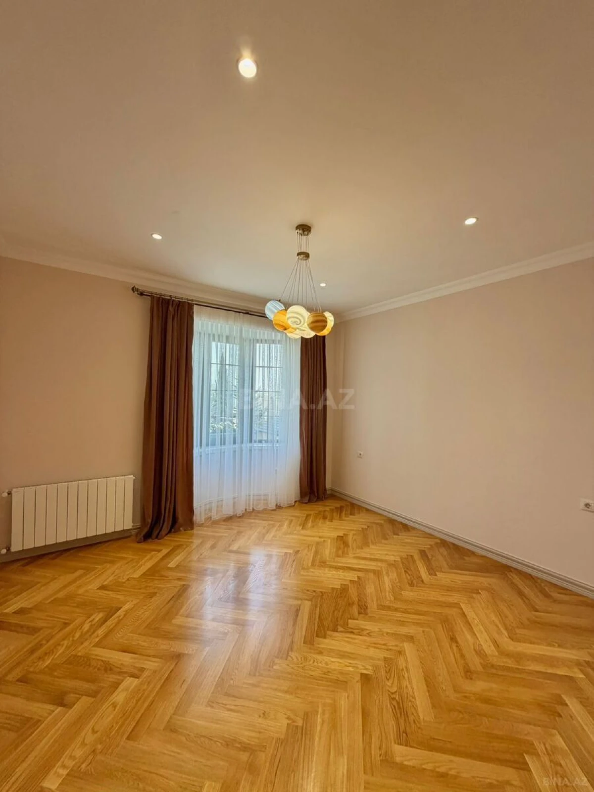 Satılır 7 otaqlı həyət evi 600 m²