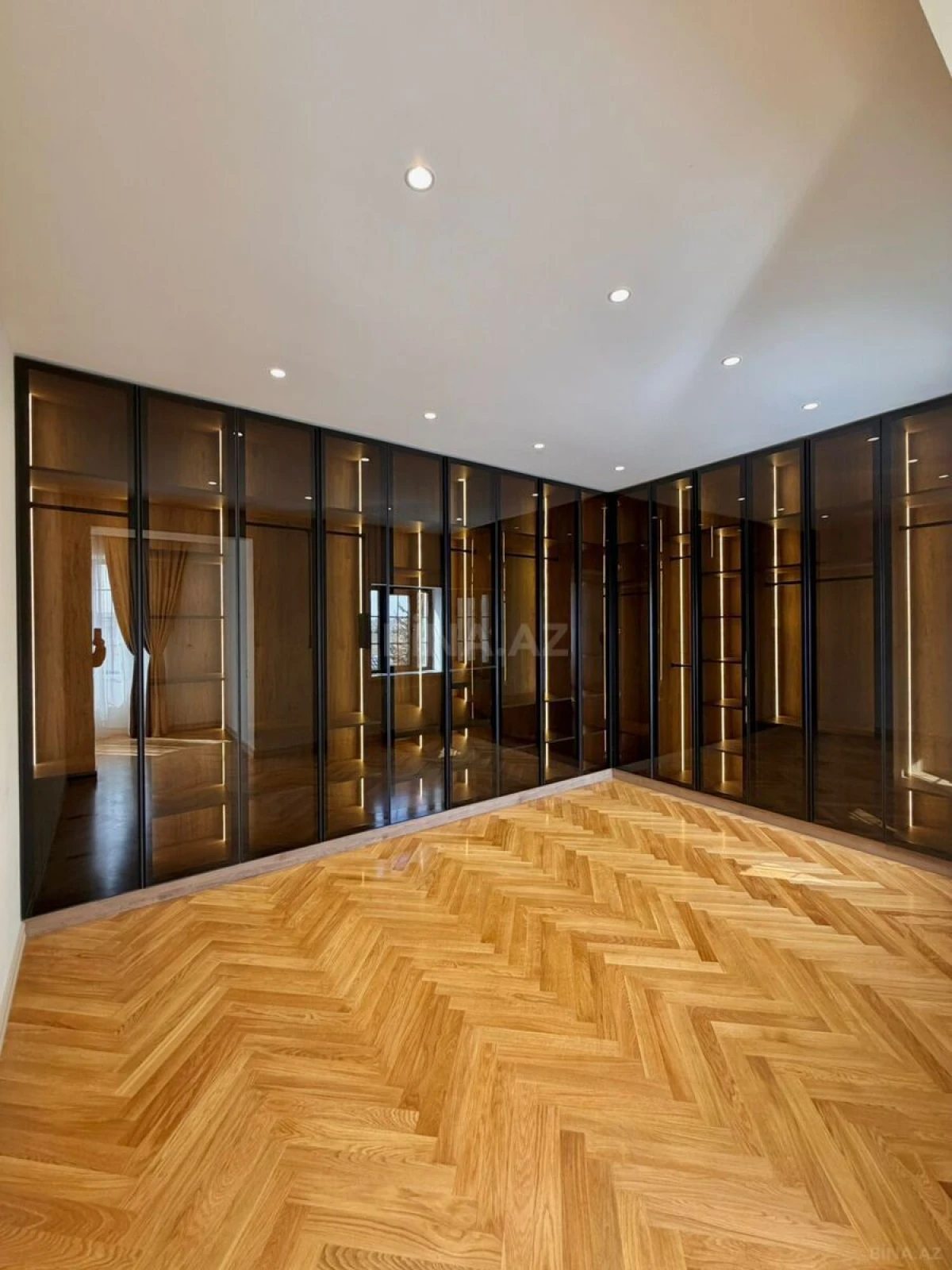 Satılır 7 otaqlı həyət evi 600 m²