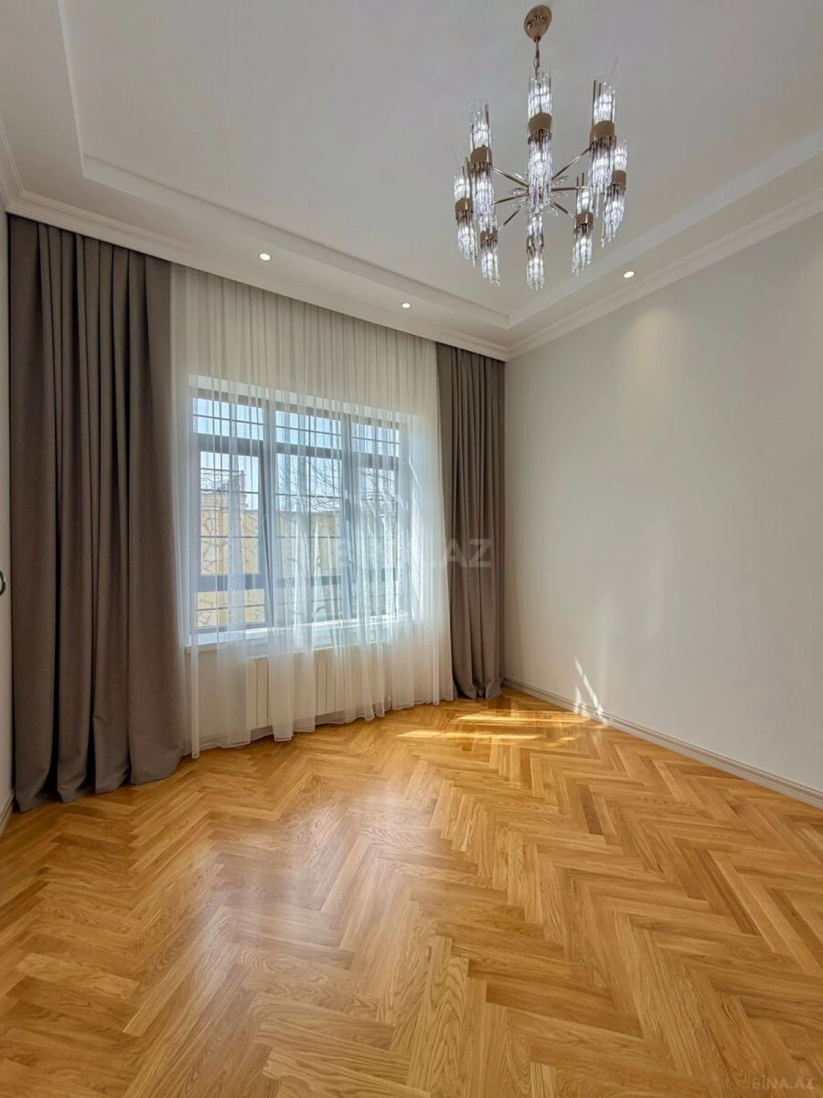 Satılır 7 otaqlı həyət evi 600 m²