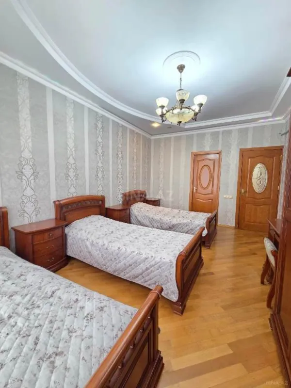 Satılır 3 otaqlı mənzil 125 m²