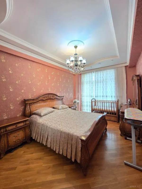 Satılır 3 otaqlı mənzil 125 m²