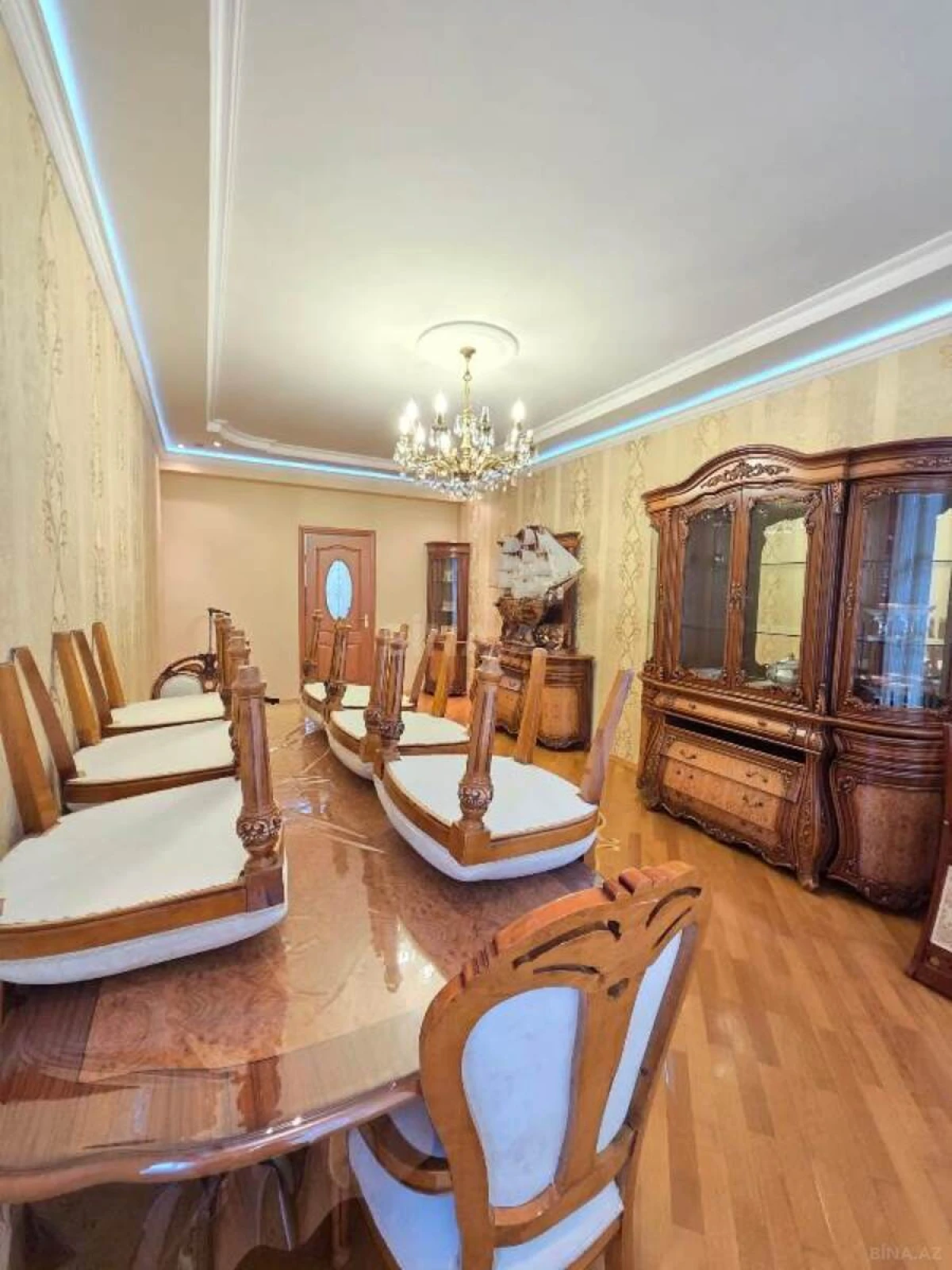 Satılır 3 otaqlı mənzil 125 m²