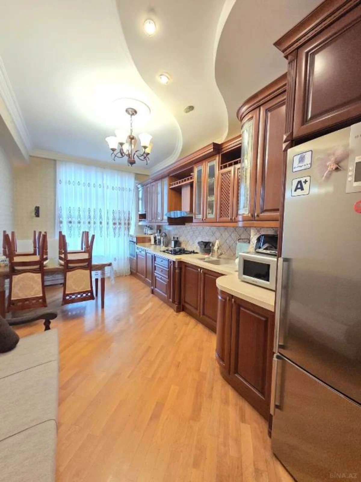 Satılır 3 otaqlı mənzil 125 m²