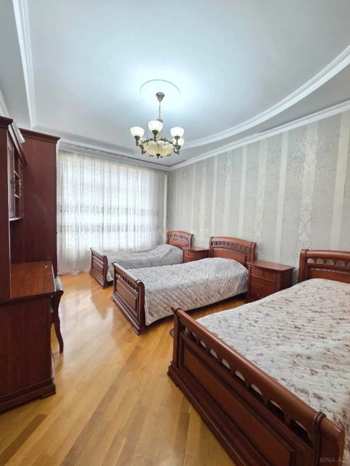 Satılır 3 otaqlı mənzil 125 m²
