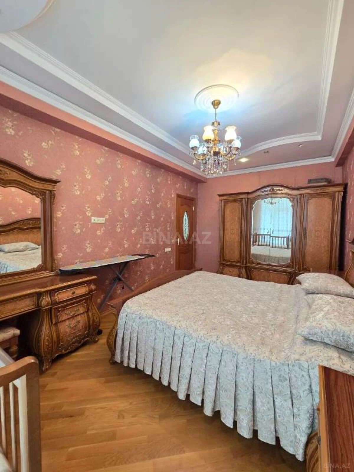 Satılır 3 otaqlı mənzil 125 m²