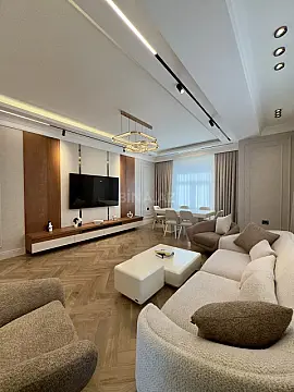 Satılır 4 otaqlı mənzil 165 m²
