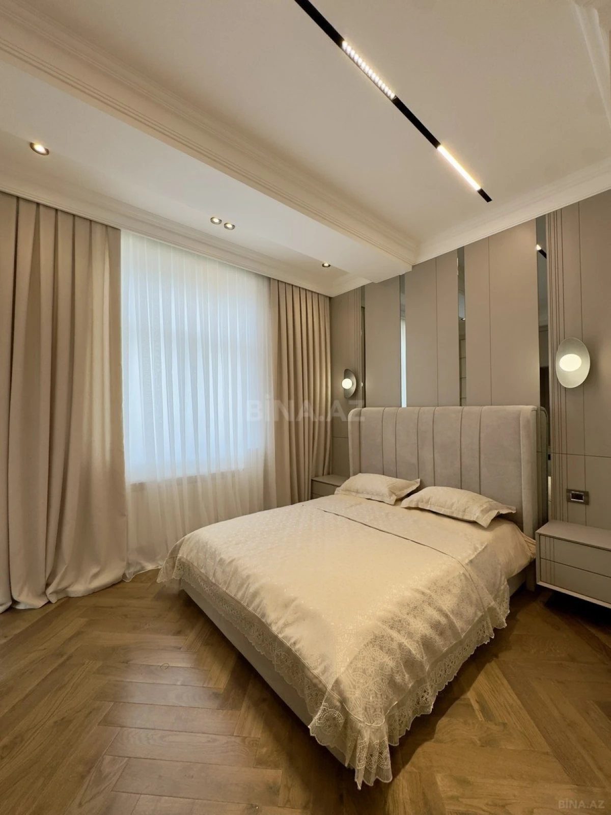 Satılır 4 otaqlı mənzil 165 m²
