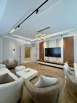 Satılır 4 otaqlı mənzil 165 m²