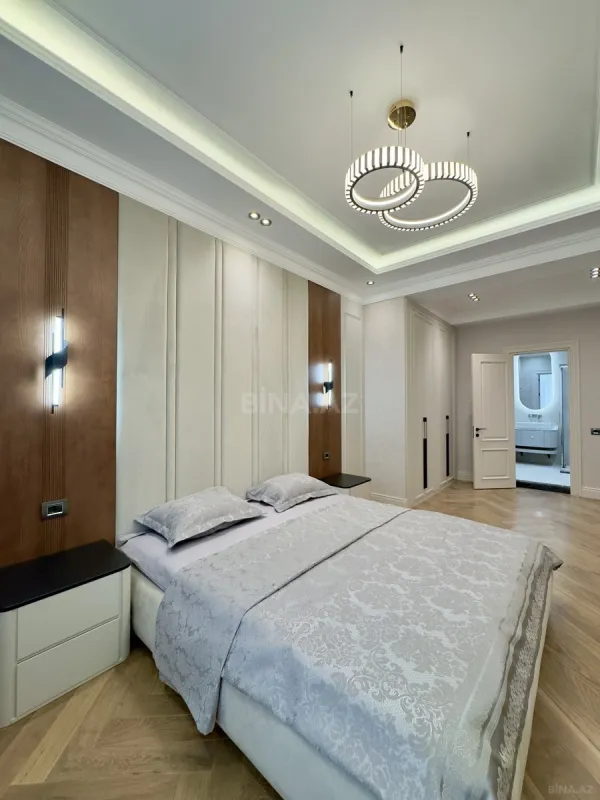 Satılır 4 otaqlı mənzil 165 m²