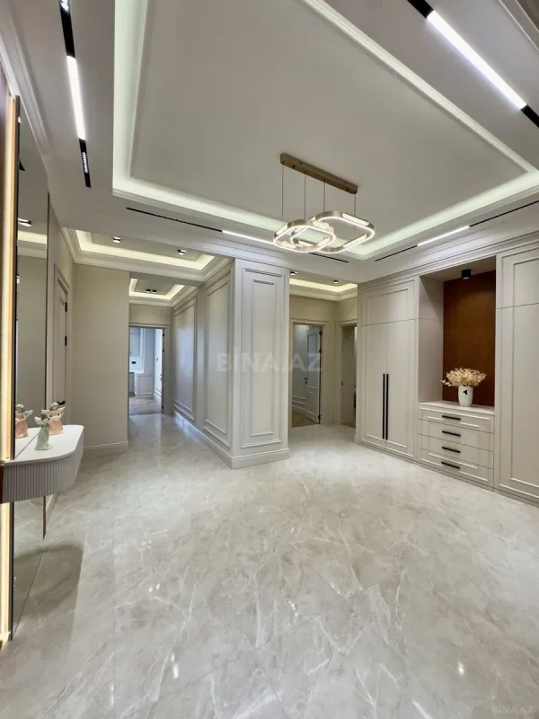 Satılır 4 otaqlı mənzil 165 m²