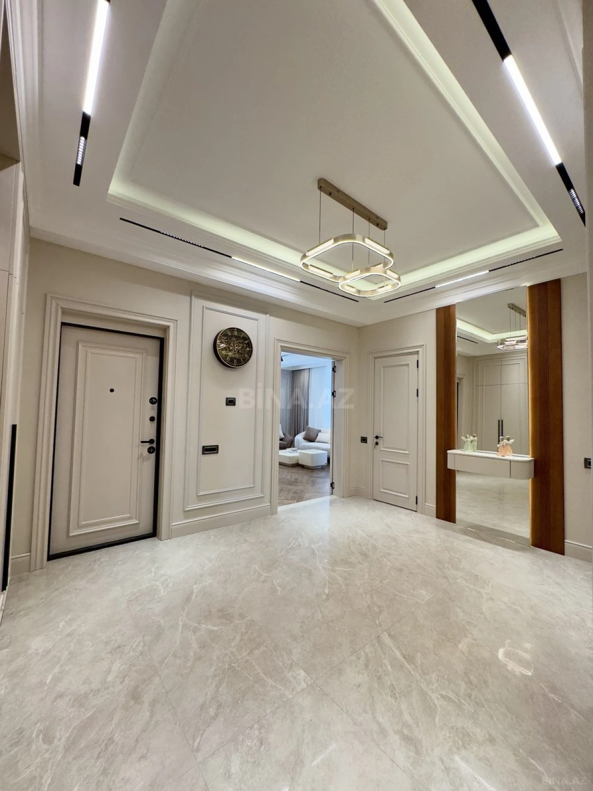 Satılır 4 otaqlı mənzil 165 m²