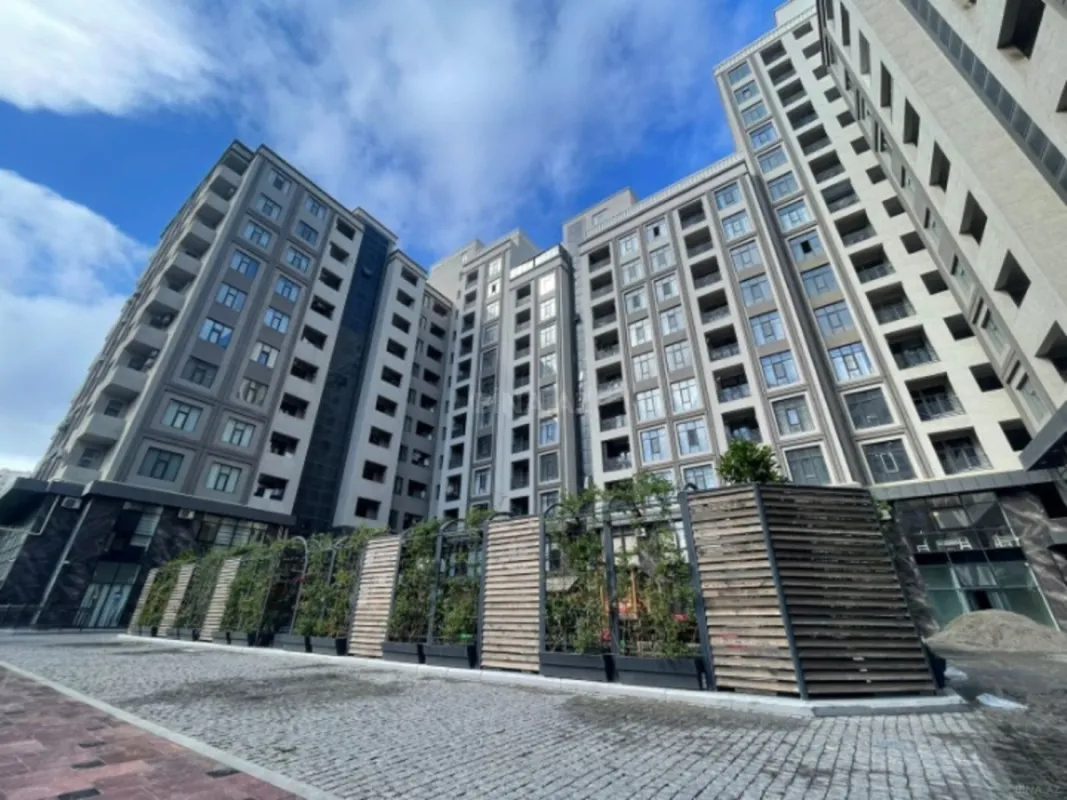 Kirayə verilir 3 otaqlı mənzil 130 m²