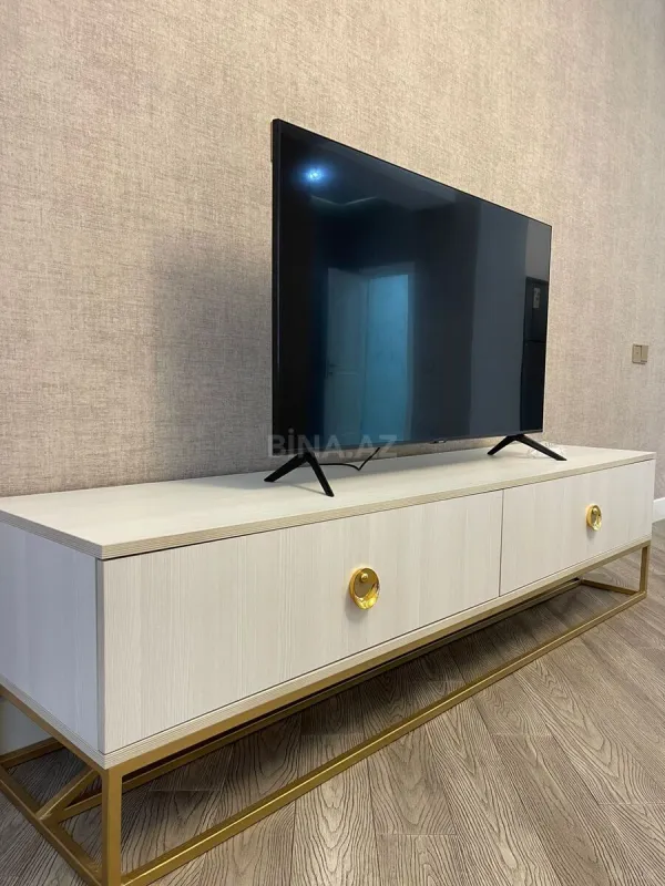Kirayə verilir 3 otaqlı mənzil 130 m²