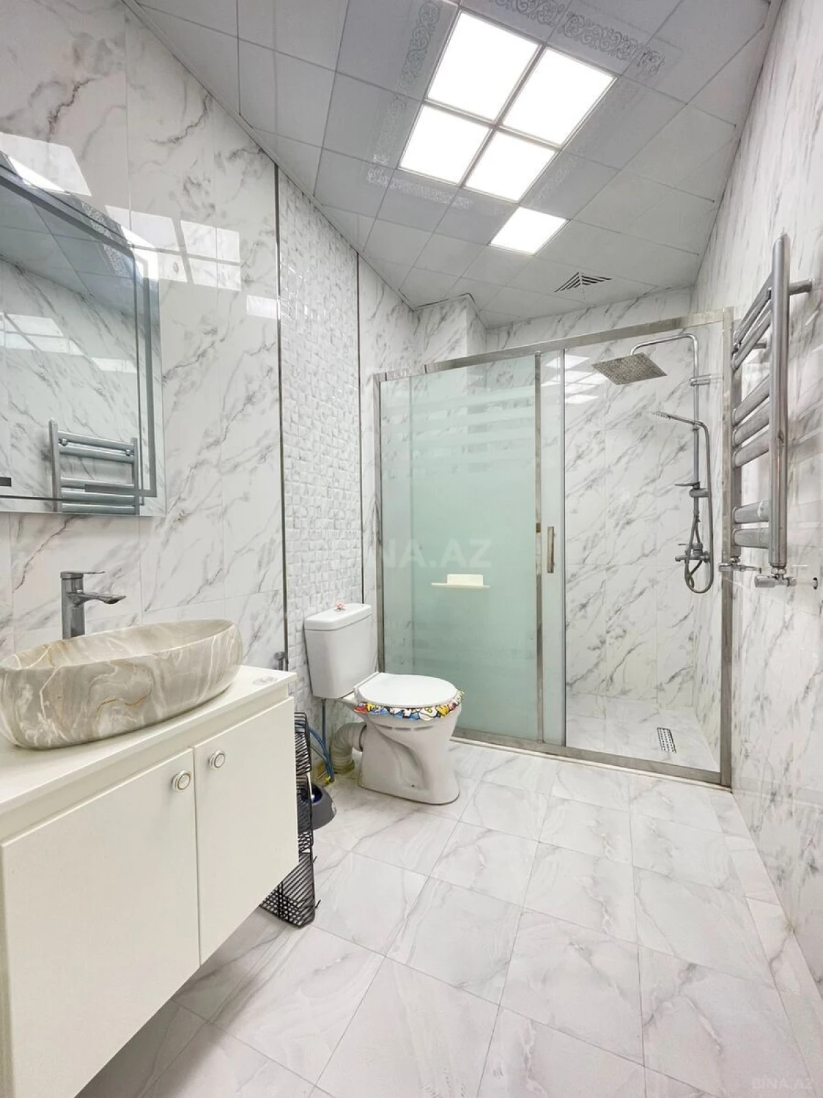 Kirayə verilir 3 otaqlı mənzil 130 m²