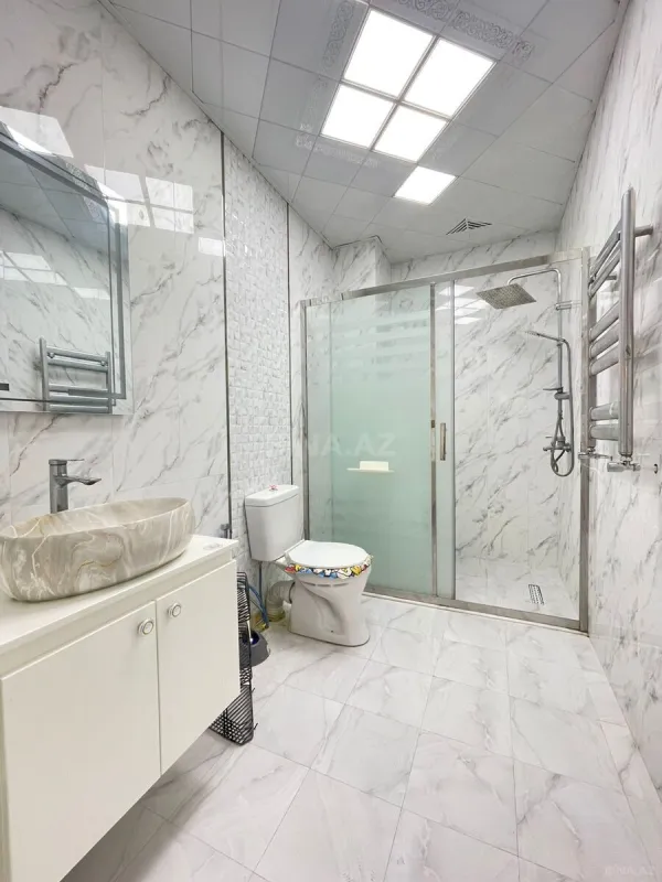 Kirayə verilir 3 otaqlı mənzil 130 m²