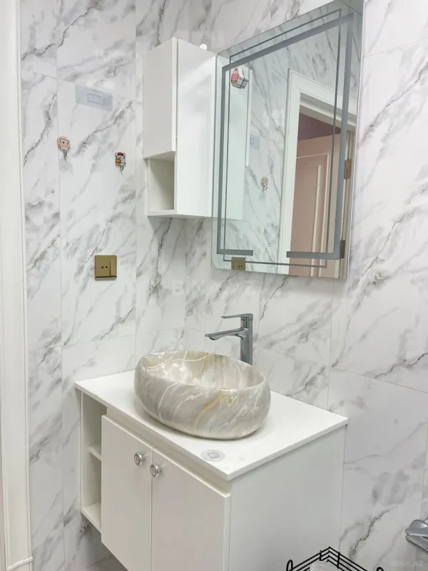 Kirayə verilir 3 otaqlı mənzil 130 m²