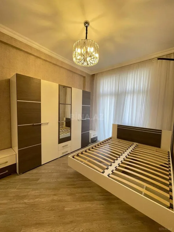 Kirayə verilir 3 otaqlı mənzil 130 m²