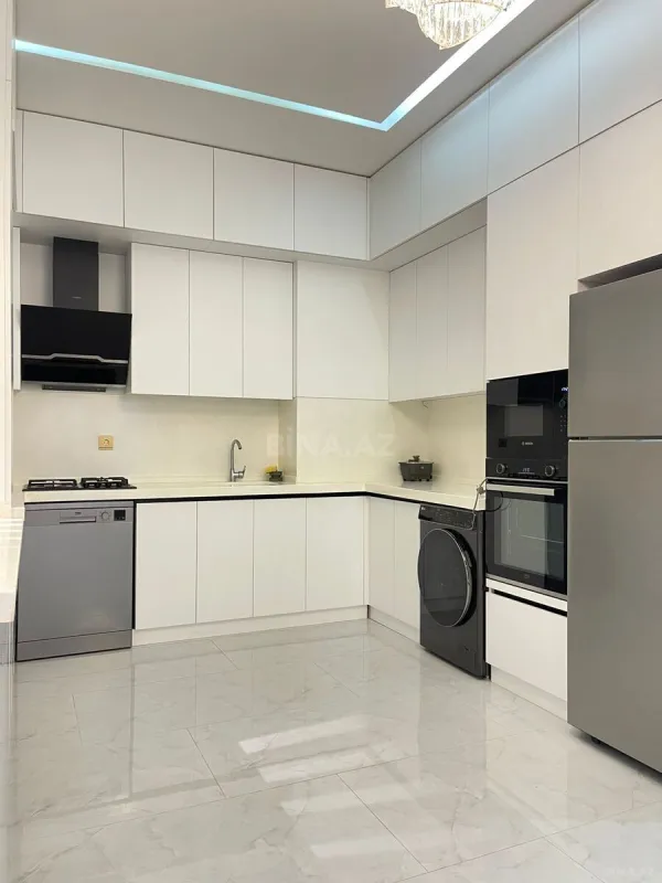 Kirayə verilir 3 otaqlı mənzil 130 m²