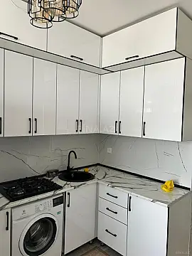 Kirayə verilir 2 otaqlı mənzil 77 m²