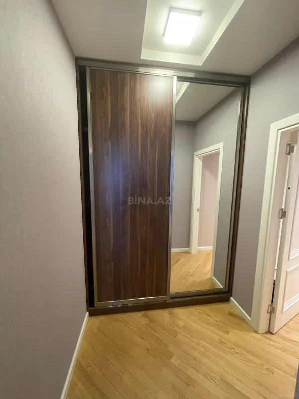 Kirayə verilir 2 otaqlı mənzil 96 m²