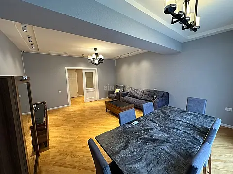 Kirayə verilir 2 otaqlı mənzil 96 m²