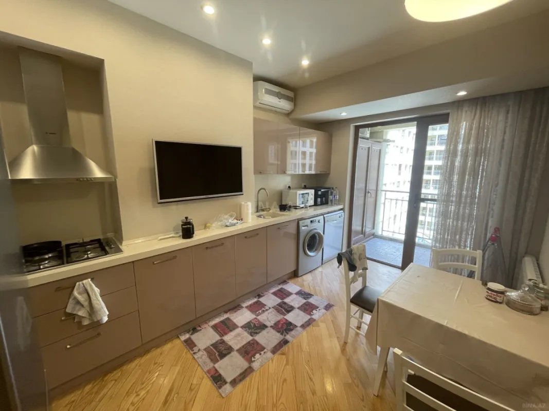Kirayə verilir 2 otaqlı mənzil 96 m²