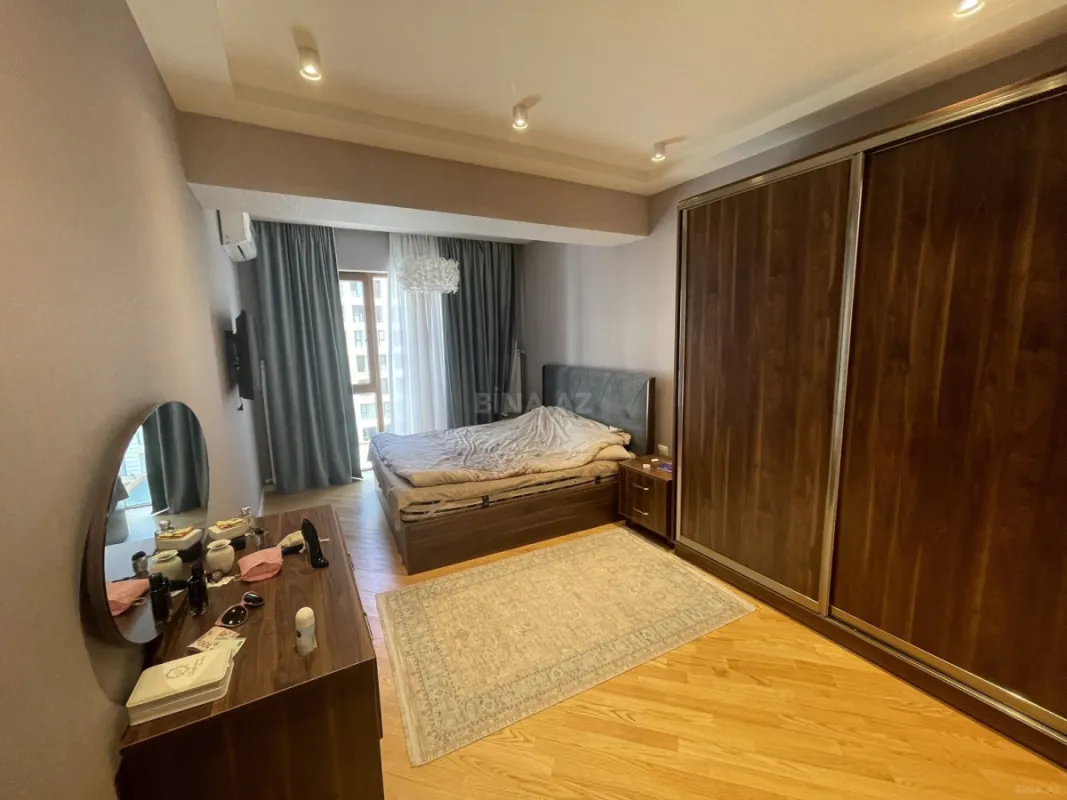 Kirayə verilir 2 otaqlı mənzil 96 m²