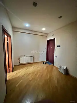 Satılır 3 otaqlı mənzil 130 m²