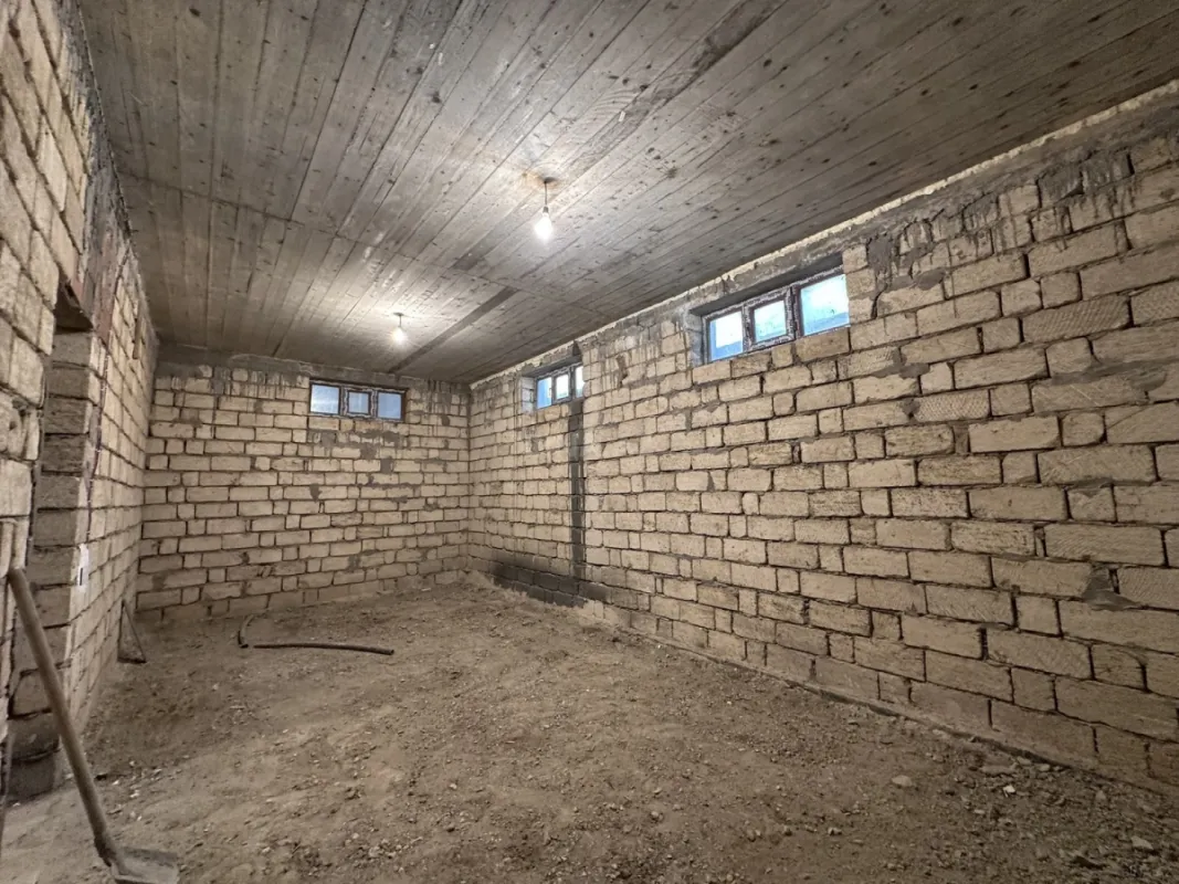 Satılır 8 otaqlı həyət evi 354 m²