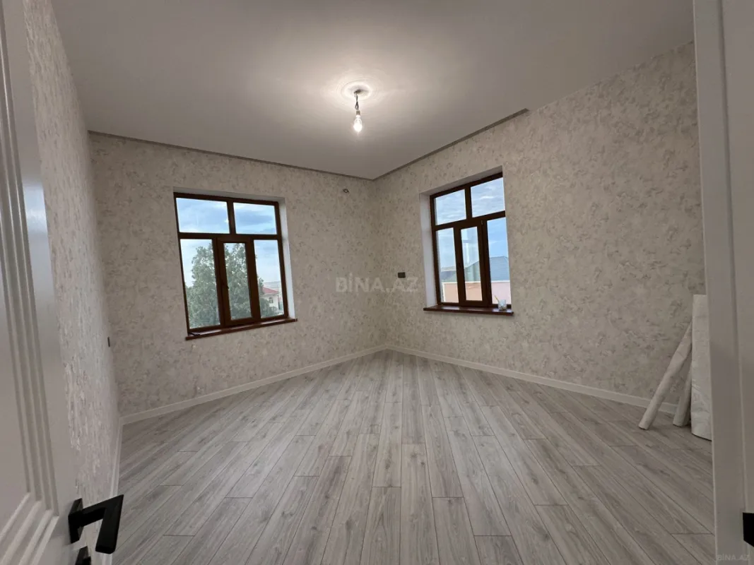 Satılır 8 otaqlı həyət evi 354 m²
