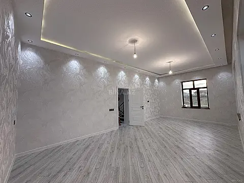 Satılır 8 otaqlı həyət evi 354 m²
