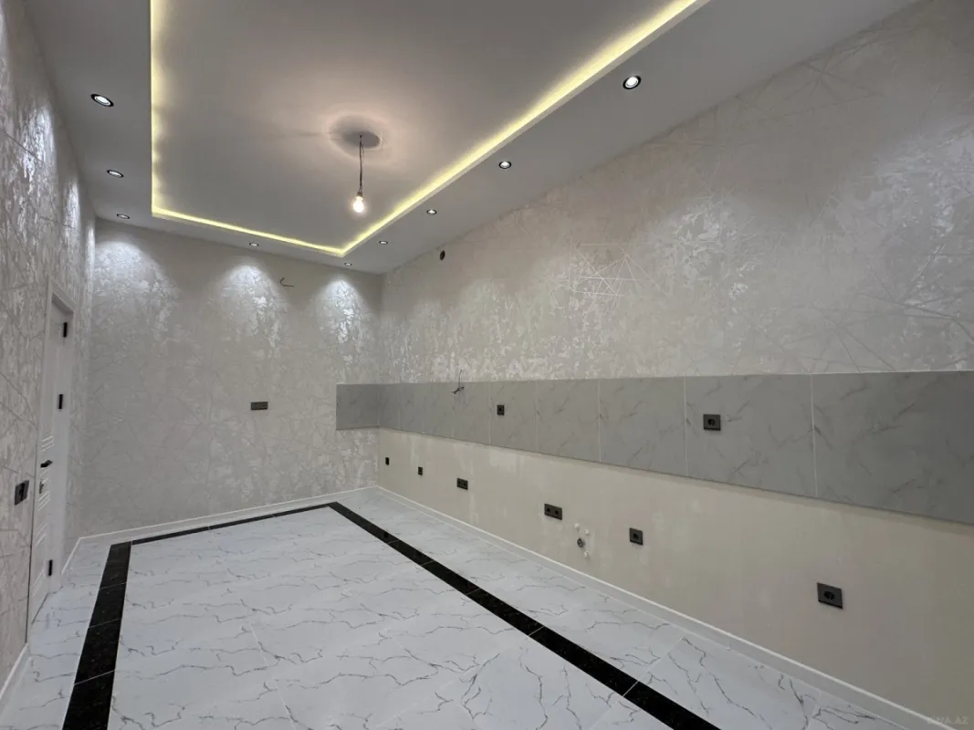 Satılır 8 otaqlı həyət evi 354 m²
