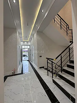 Satılır 8 otaqlı həyət evi 354 m²