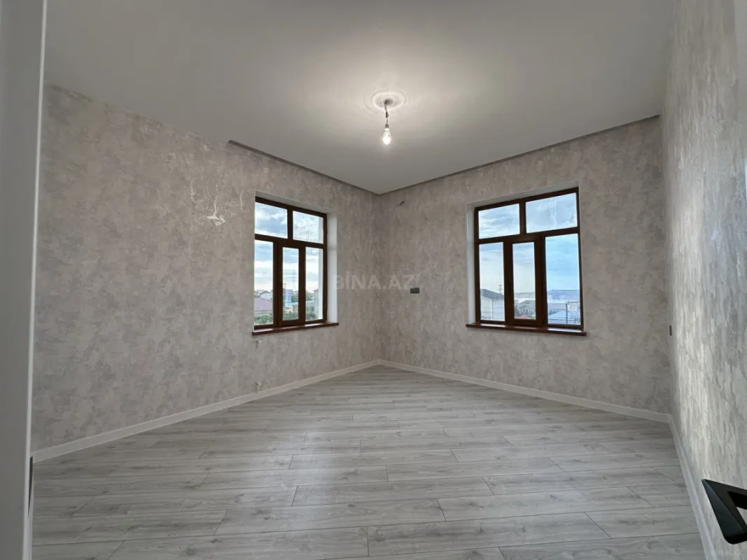 Satılır 8 otaqlı həyət evi 354 m²