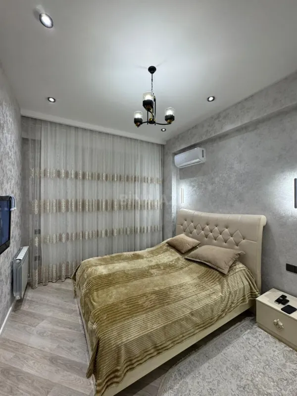 Satılır 2 otaqlı mənzil 80 m²