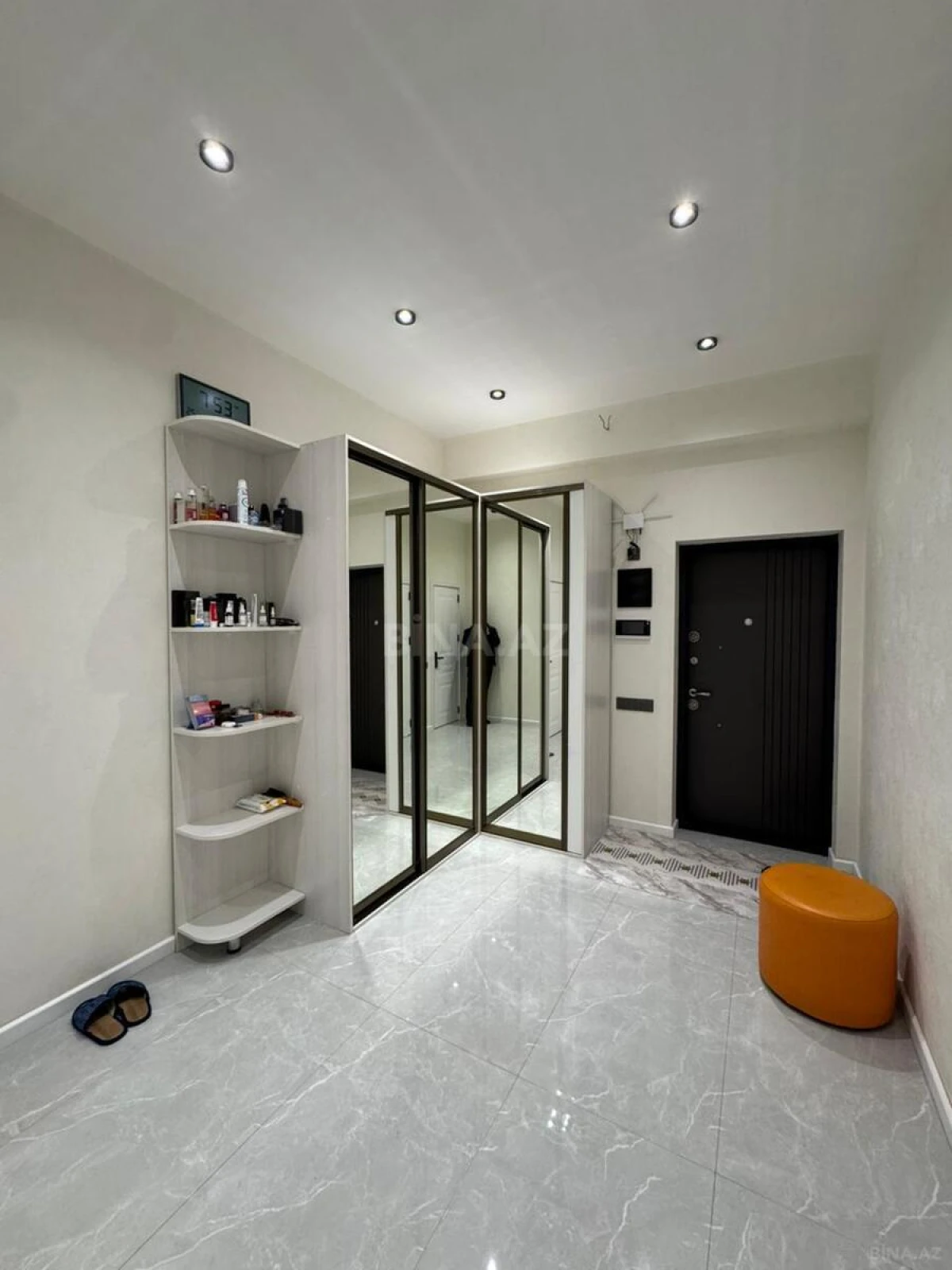 Satılır 2 otaqlı mənzil 80 m²