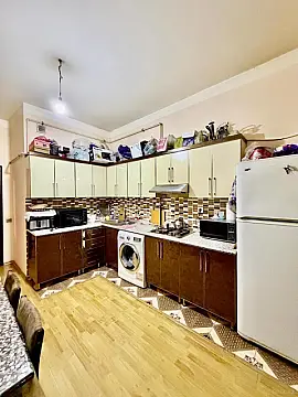 Satılır 2 otaqlı mənzil 75 m²