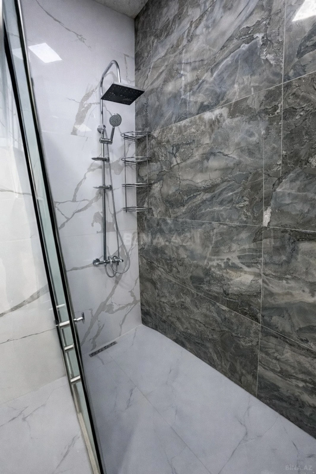 Satılır 2 otaqlı mənzil 100 m²