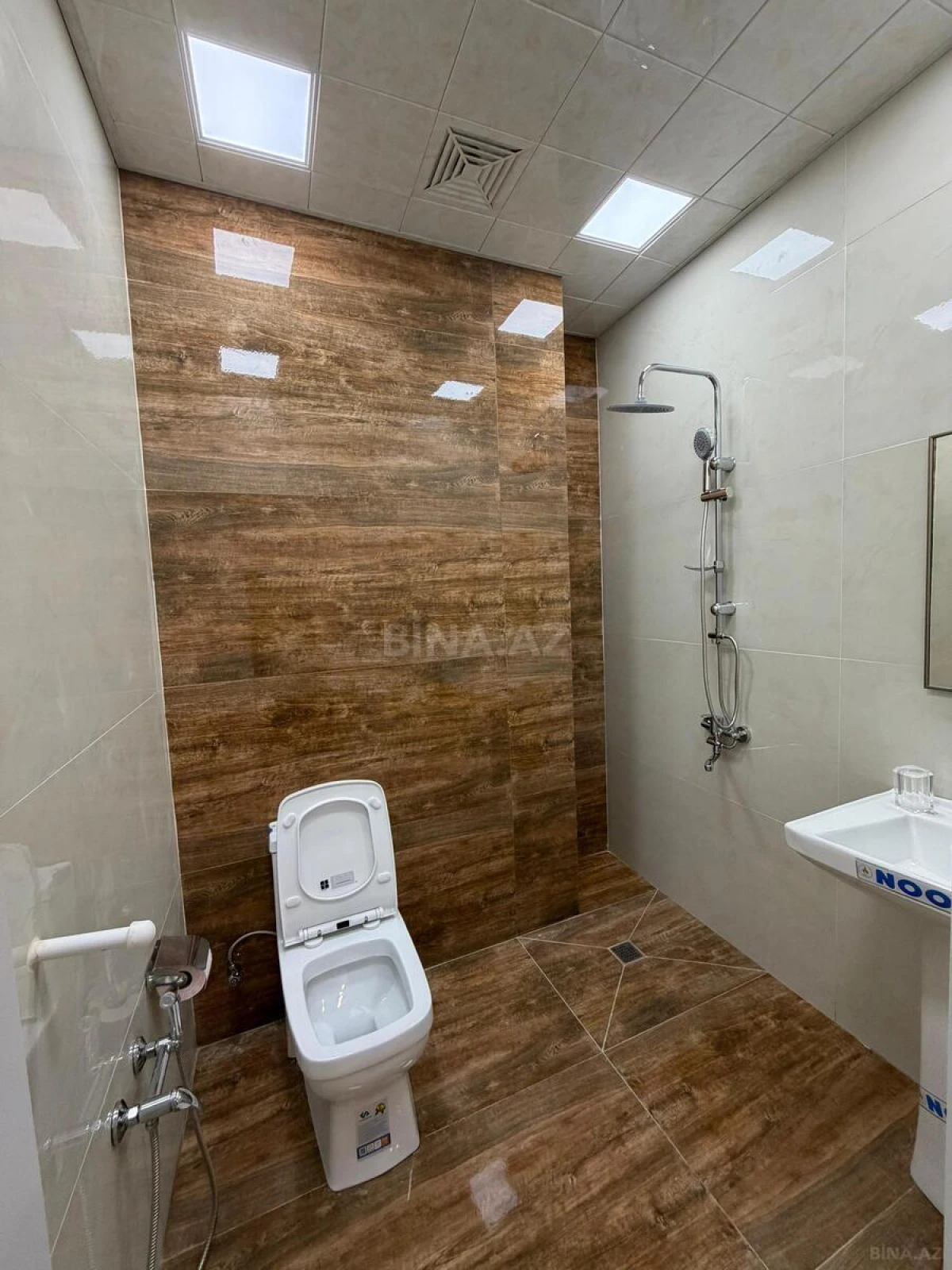 Satılır 2 otaqlı mənzil 94 m²