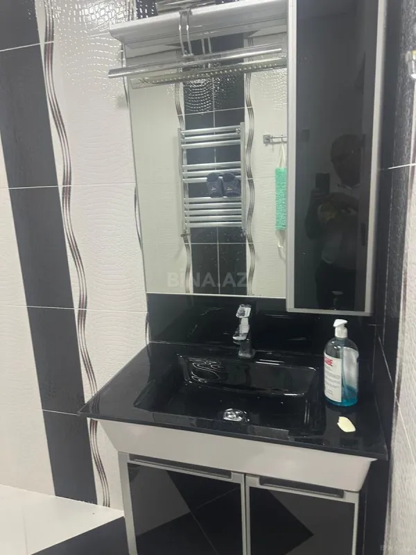 Satılır 3 otaqlı mənzil 136 m²